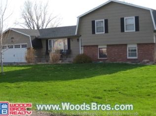 929 McMartin Ave, Grand Island, NE 68801