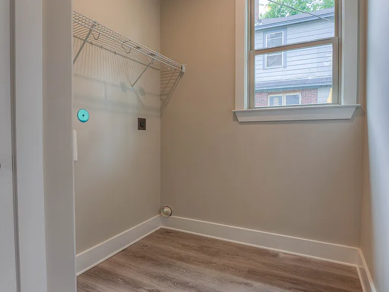 909 N Avalon St — Photo 14