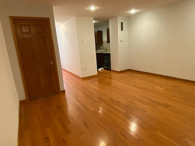 2121 Carpenter St #1 — Photo 7