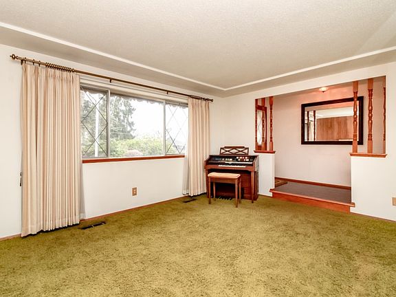5th image of 5111 Harbor View Dr NE