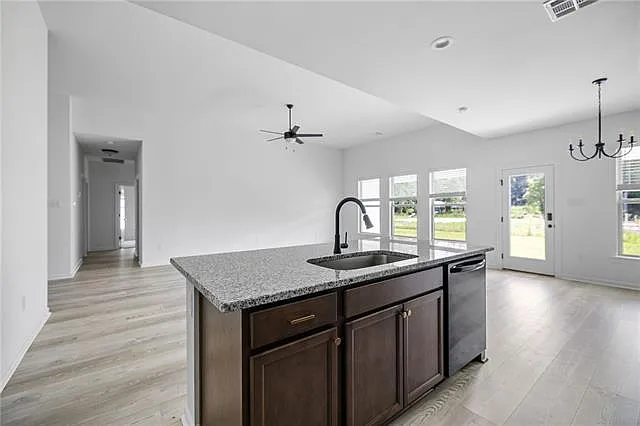 21425 Lake Pontchartrain Dr — Photo 4