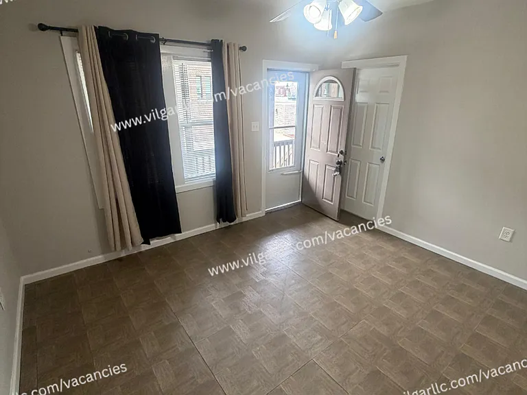3917 Pulaski St — Photo 7