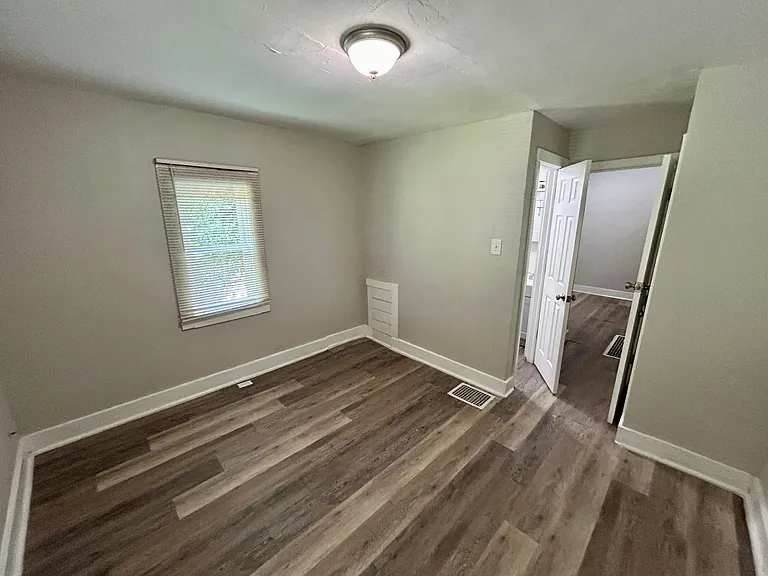 2314-2316 Indianapolis Ave #2316 — Photo 5