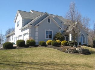 1552 Rachel Rd, Stroudsburg, PA 18360