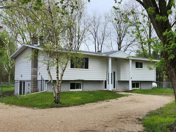 5450 Sunset DRIVE, Kewaskum, WI 53040