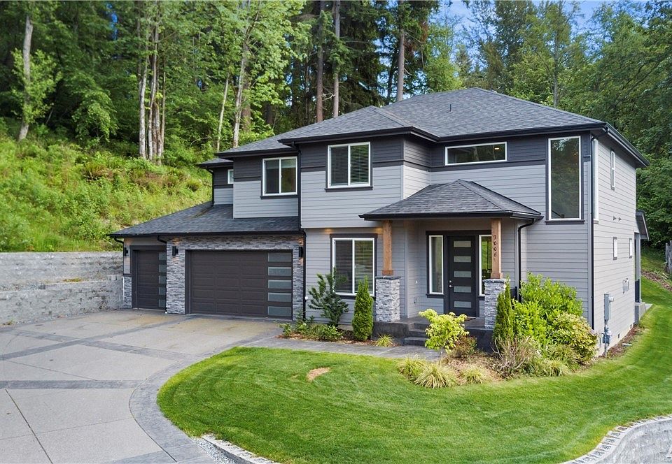 1st image of 3006 15th Ave SE