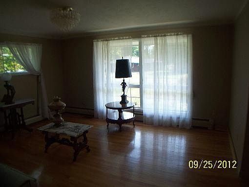 3rd image of 40 Marberry Dr