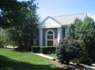 109 Maid Marion Ln, Canonsburg, PA 15317