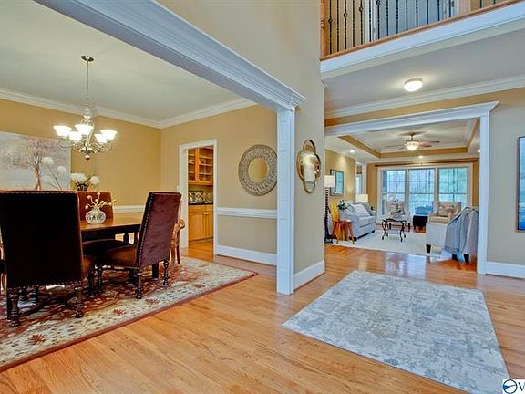 5th image of 2513 Woodhurst Dr SE
