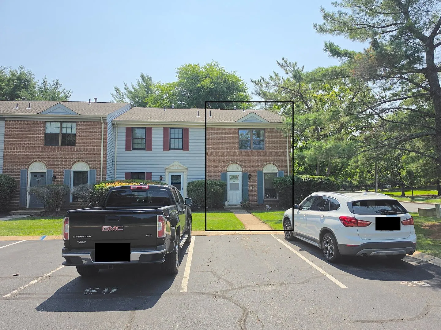 All the amenities of townhome living, including the space & location you deserve! — Photo 1
