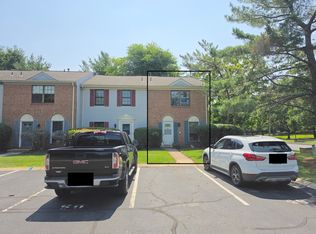 120 Pear Tree Ln, Franklin Park, NJ 08823