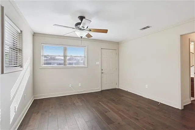 6870 Argonne Blvd — Photo 4