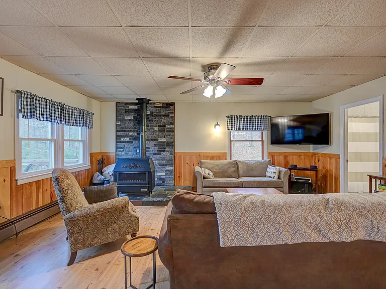 30 Middle Shore Dr — Photo 13