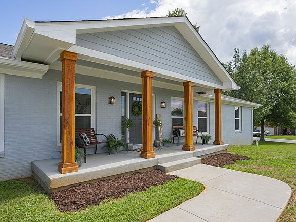2nd image of 410 Tamarac Dr