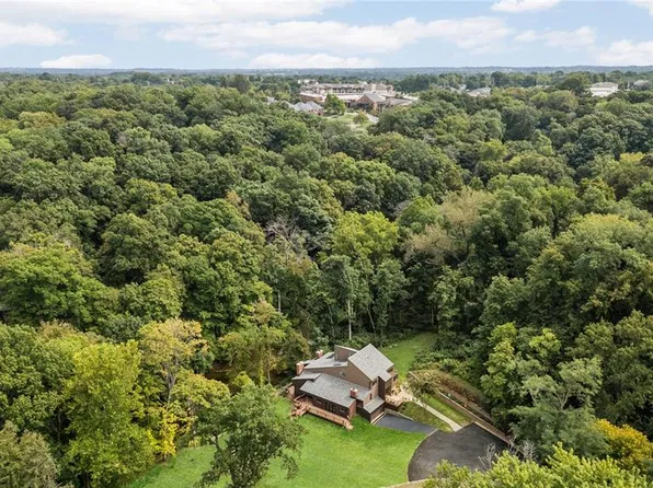 35 Arrowhead Estates Ct, Chesterfield, MO 63017