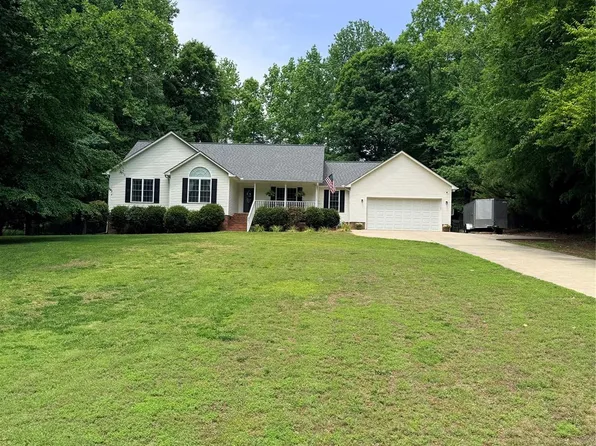 255 Tanager Dr, York, SC 29745