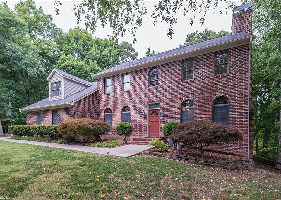 1st image of 2448 Glen Cove Way