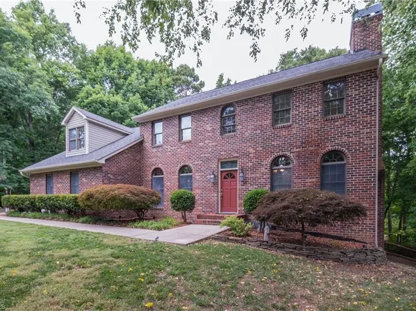 2448 Glen Cove Way, High Point, NC 27265