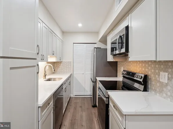 8312 Kingsgate Rd #532, Springfield, VA 22152