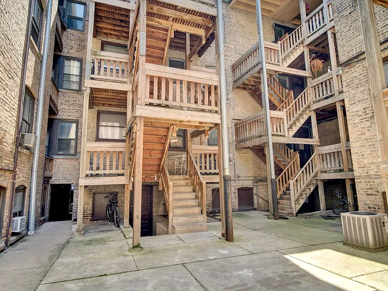 3501 N Pine Grove Ave — Photo 7