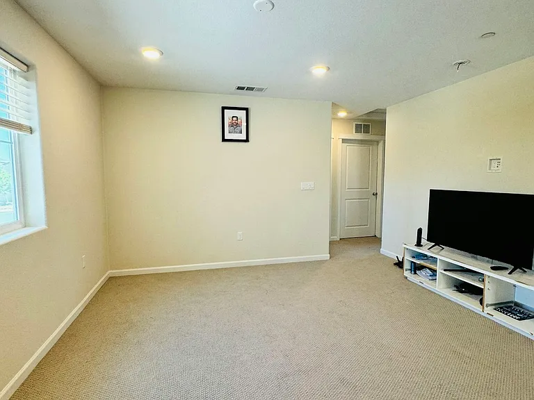 5356 Knights Valley Ln — Photo 15