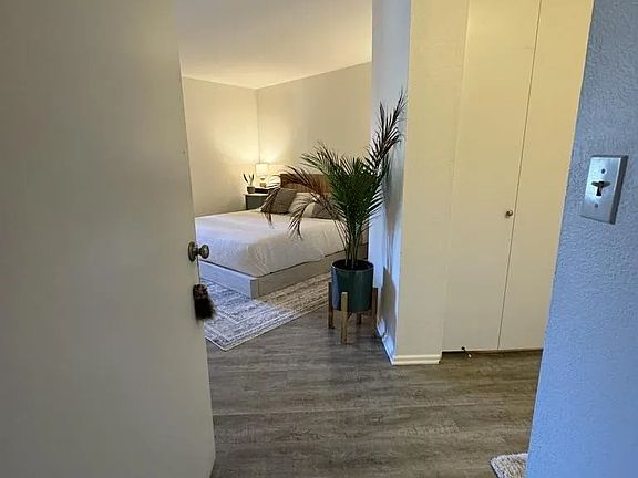 5th image of 3955 Honeycutt St Unit 102
