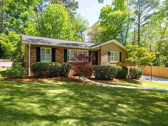 4th image of 2633 Southview Pl