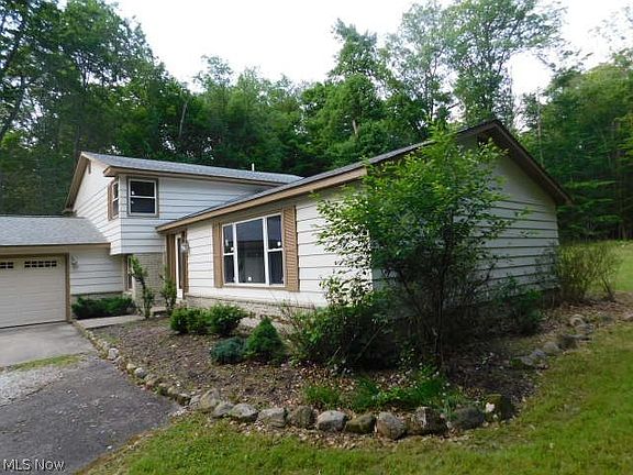 3rd image of 104 Maple Hill Dr