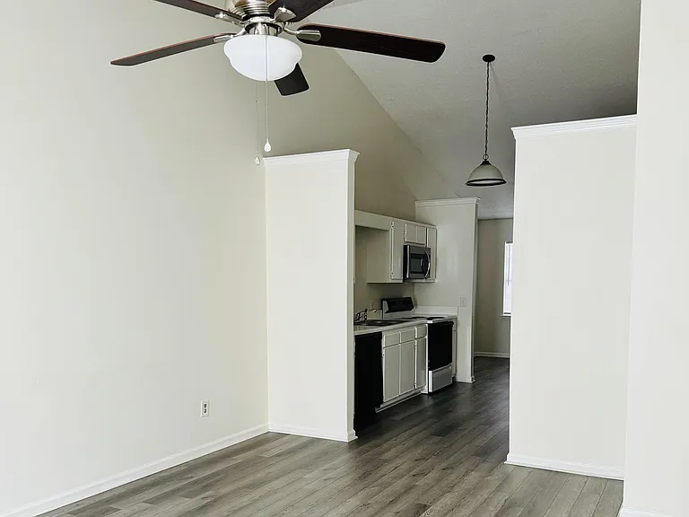 2607 Bluff View Dr #B — Photo 5