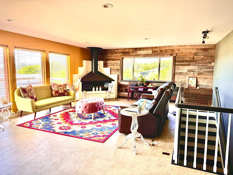 407 Hecker Pass Rd — Photo 6