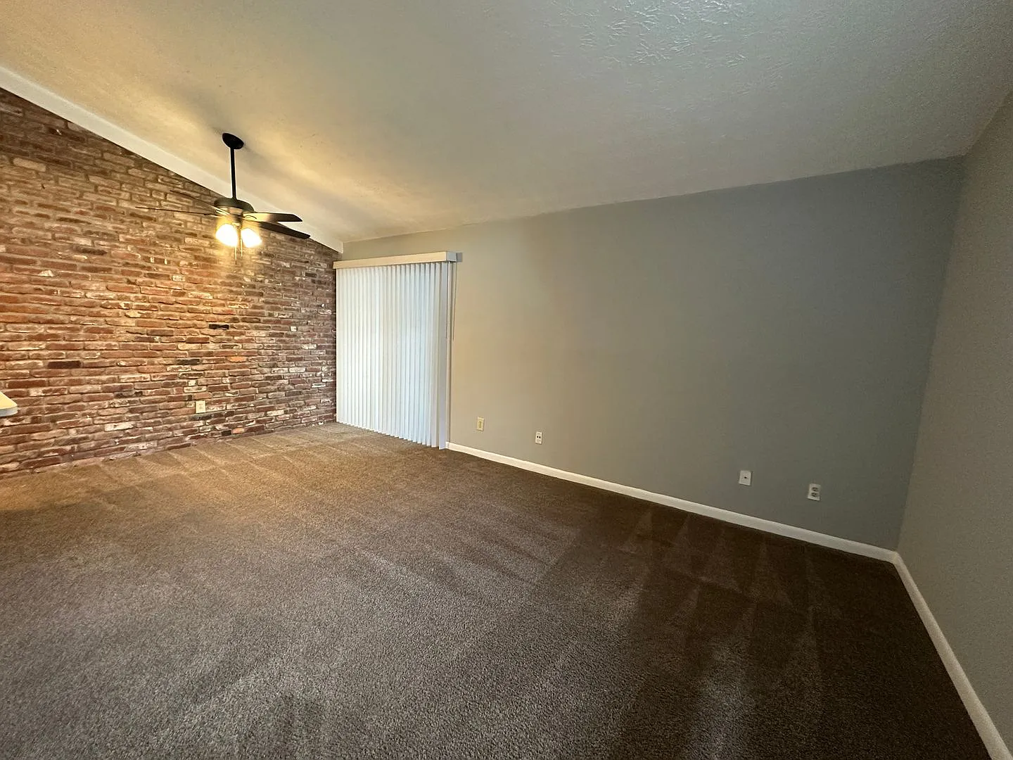 1 Bd 1 Bath Condo Total Electric! — Photo 3