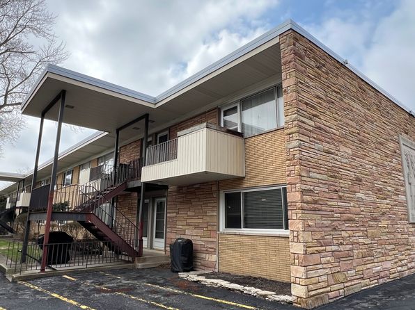 7 Garden Dr APT 7, La Grange Park, IL 60526