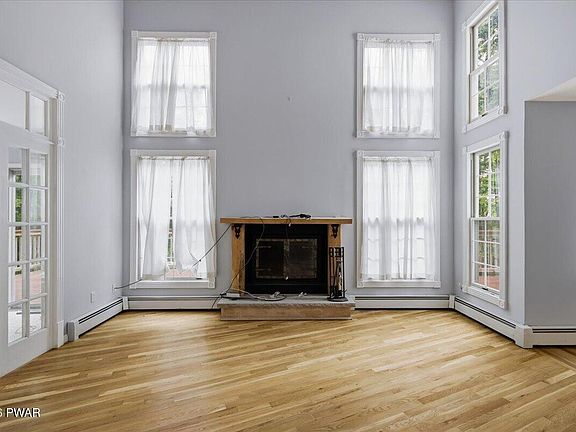 5th image of 161 Fawnwood Dr