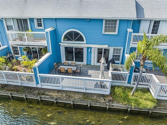 4th image of 812 Ocean Dunes Circle