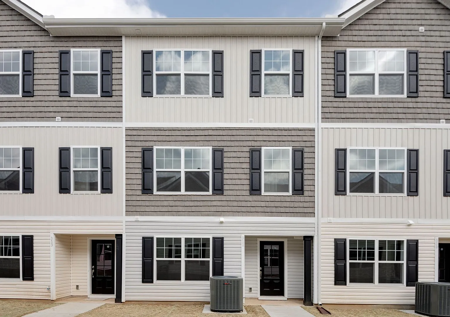 Beautiful New Construction Townhome - 4 BR, 3.5 Bath + Bonus in Lavergne — Photo 1