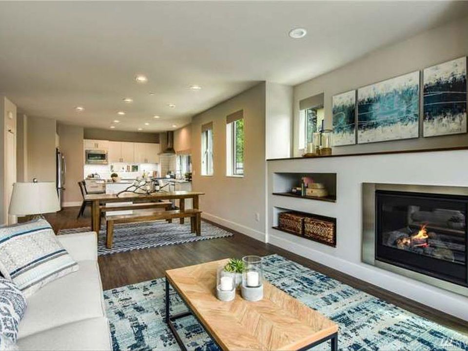 2nd image of 504 Freemont Walk SE