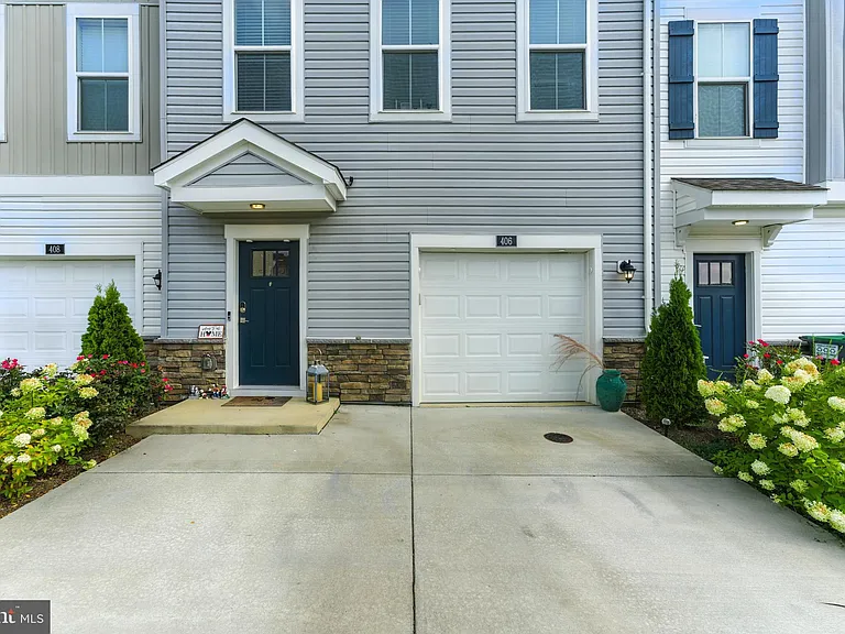 406 Honeyberry Ln — Photo 38