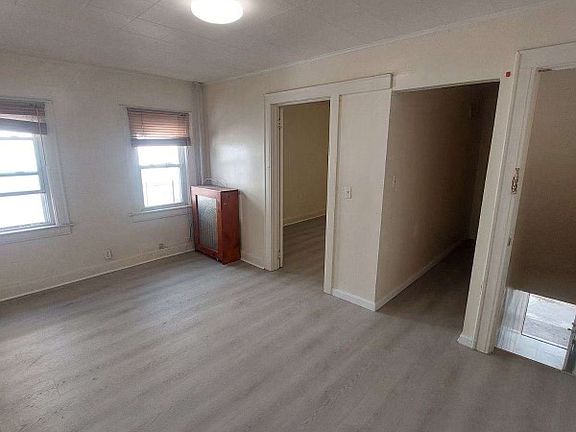 3rd image of 13727 Holly Ave #2F