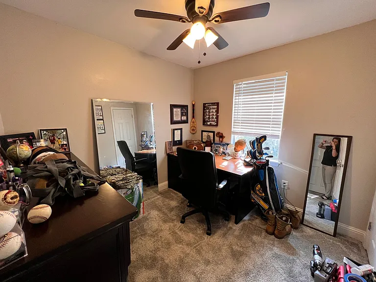 702 Cindy Ln — Photo 6