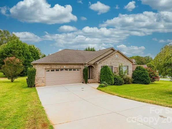 1825 New Star Dr, Newton, NC 28658