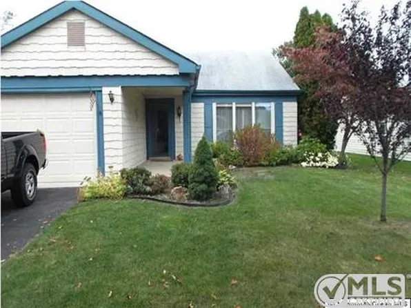 102 Buckingham Dr, Manchester, NJ 08759