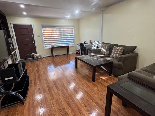 3883 Bedford Avenue image 3 of 9