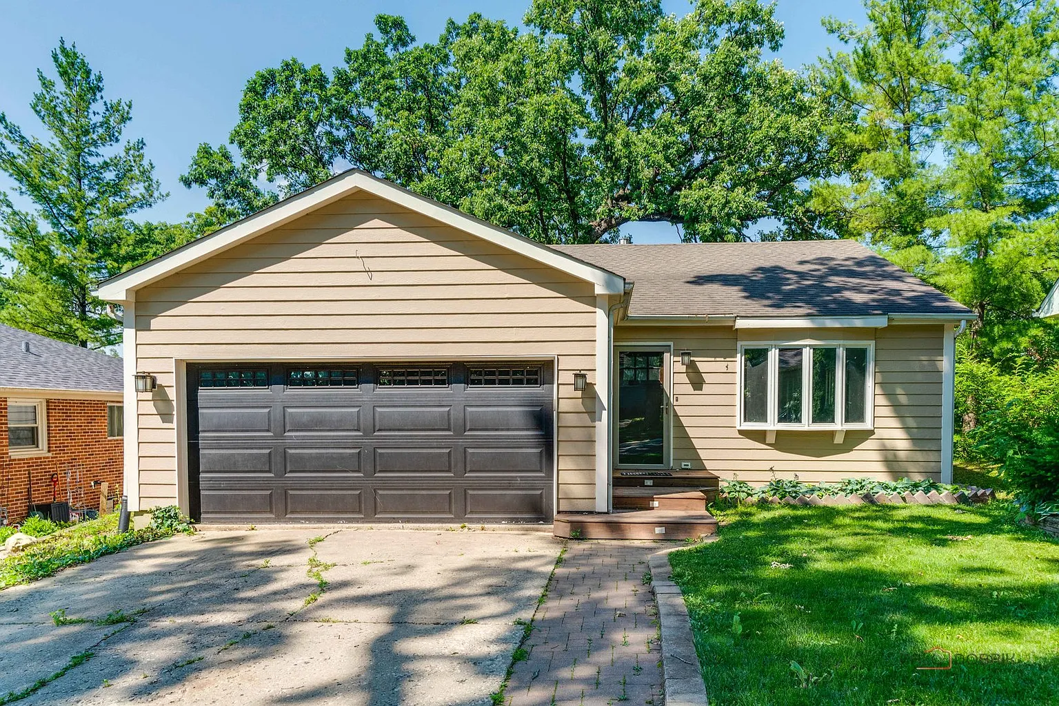 26829 N Circle Dr photo 1