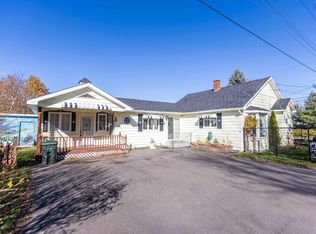 67 Charles St, Amherst, NS B4H 3P9