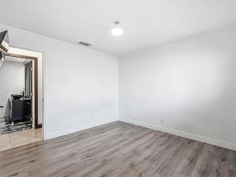 6552 N Augusta St — Photo 24