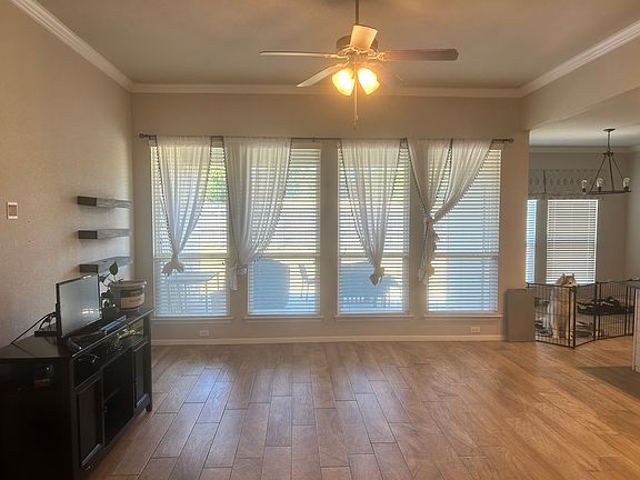 4th image of 5628 Blackstone Dr