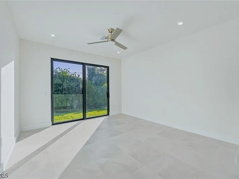 2411 Lola Ave S — Photo 6