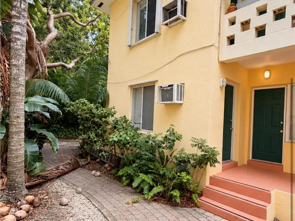 564 NE 66th St #3, Miami, FL 33138