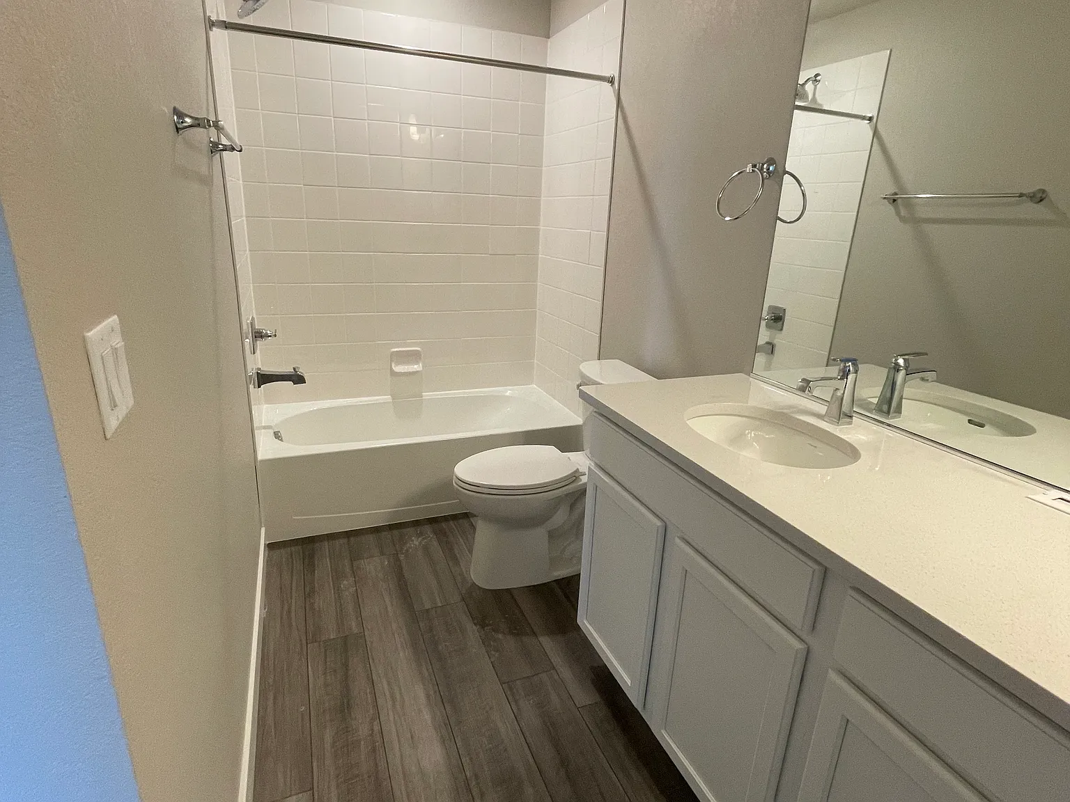 4 bed, 2.5 bath, 1988 sqft, $1,000 — Photo 3