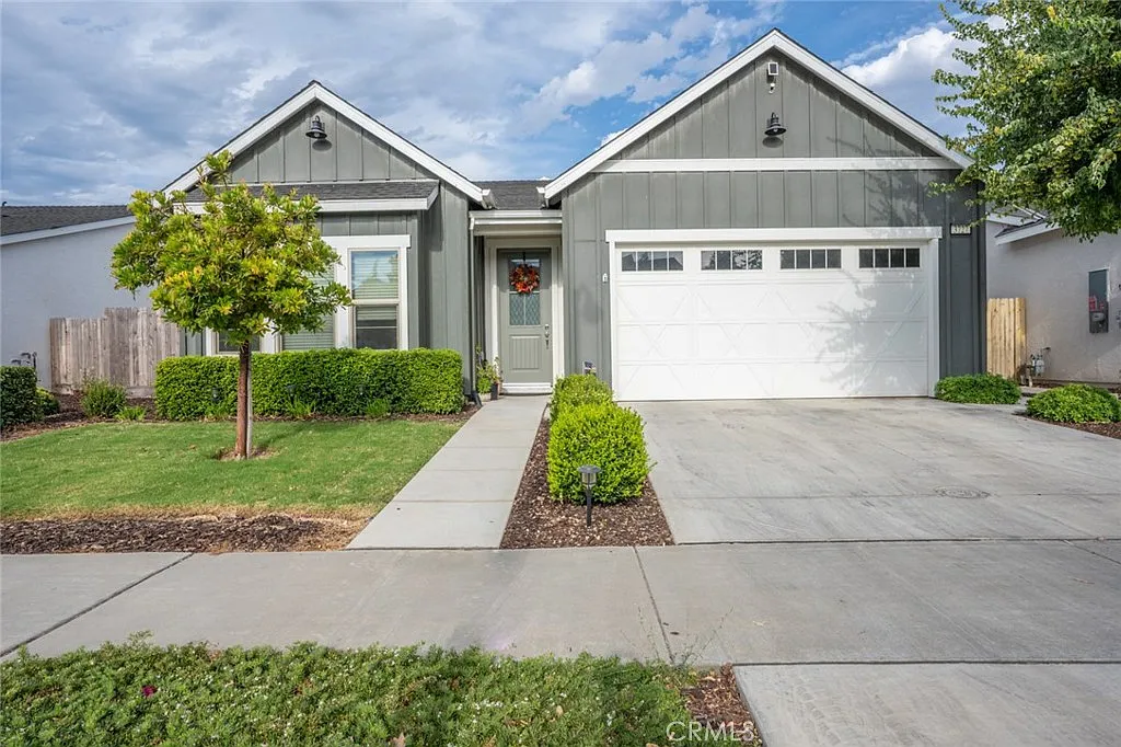 3727 De Soto Way photo 1